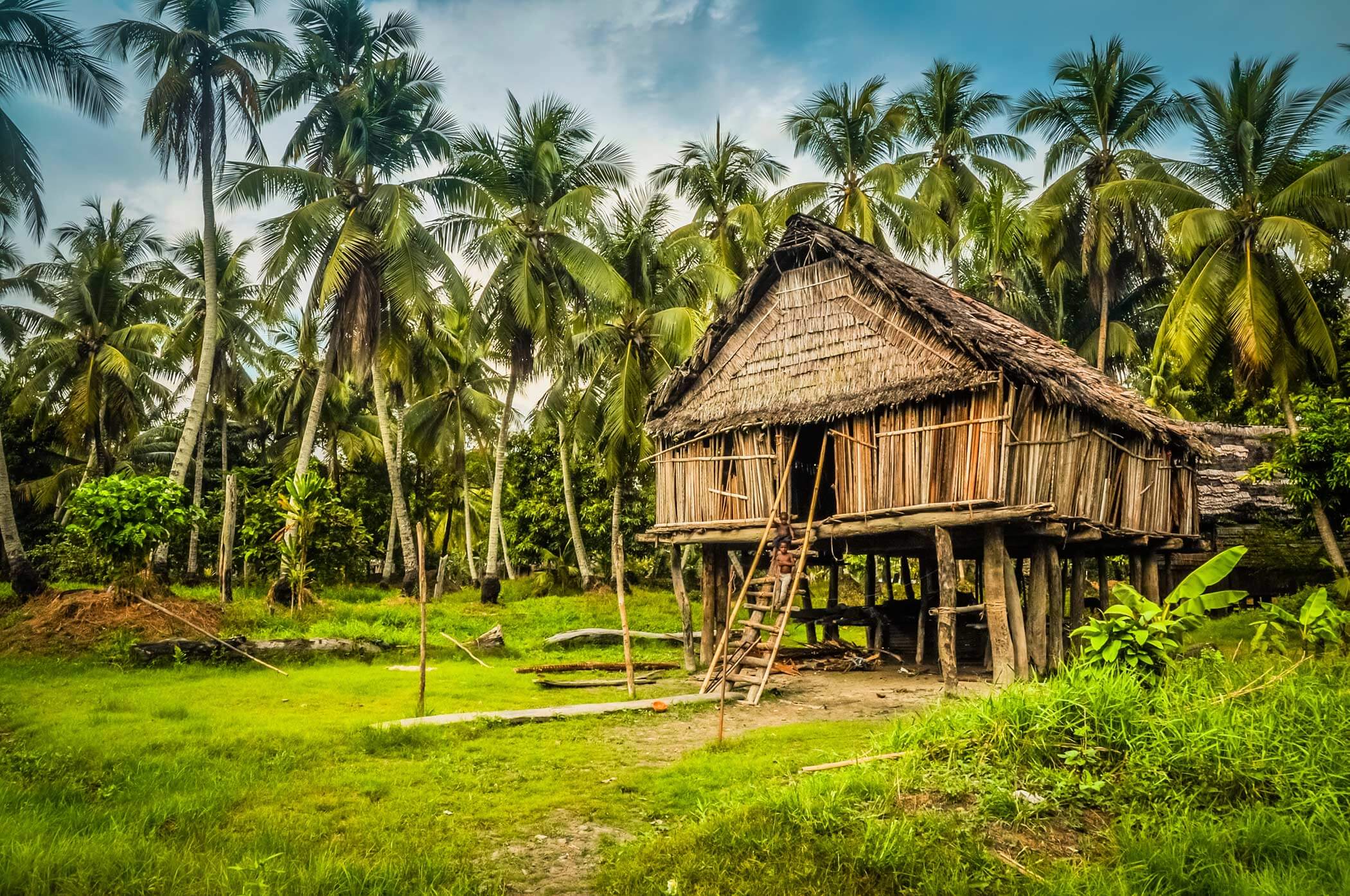 jungle-trekking-and-unseen-rituals-in-papua-new-guinea-cookson-adventures