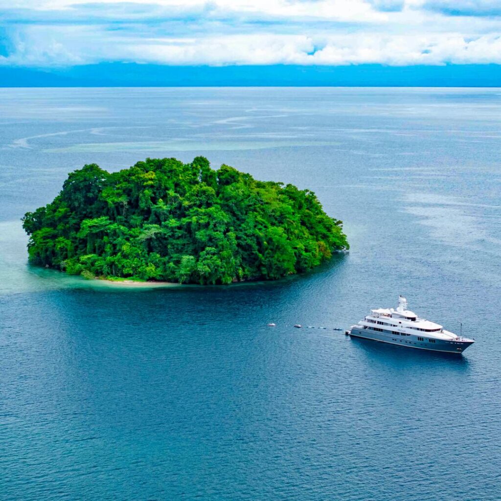 Superyacht in New East Britain